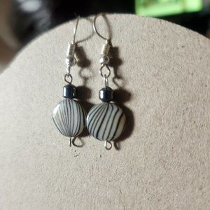 Silver Tone Hook Zebra Glass Disc Dangle Earrings NWT Tony Alexander Jewelry